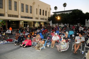 Movies on Main crowd 2013